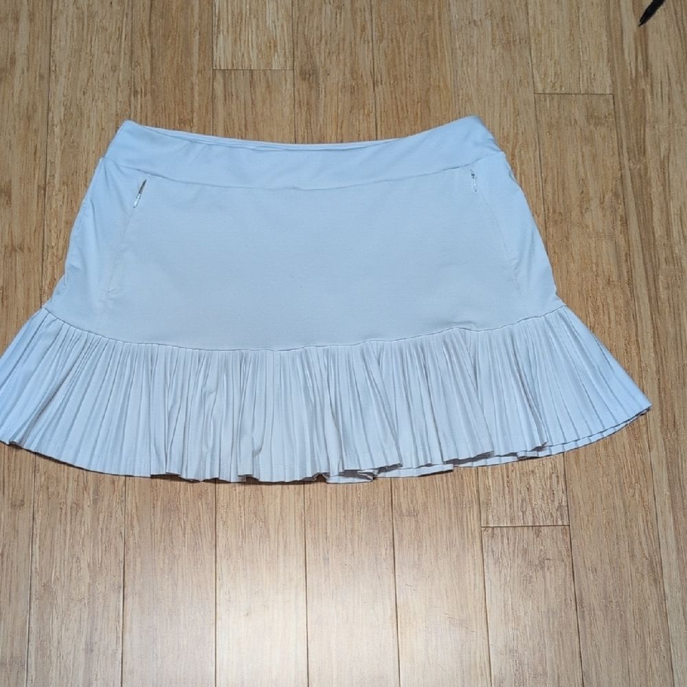 Tail Activewear White Pleated Ruffle Skort Built in Shorts 4 Pockets Size L